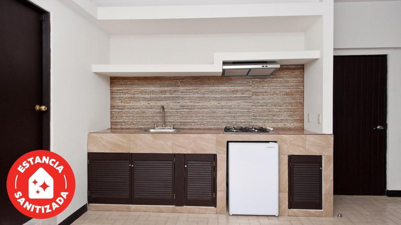 Econosuites Монтеррей Экстерьер фото