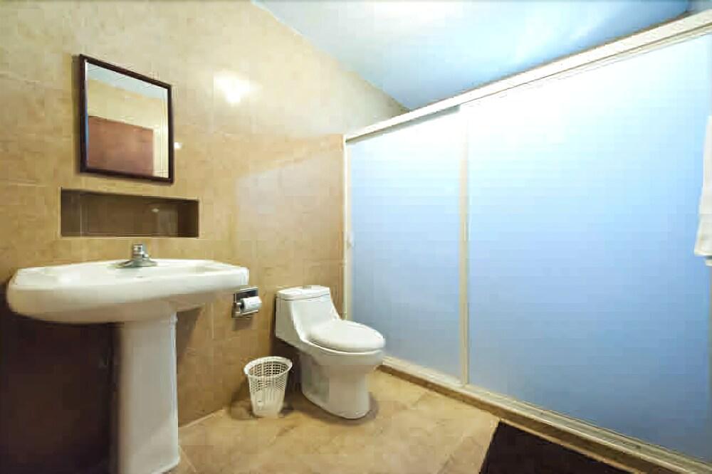 Econosuites Монтеррей Экстерьер фото