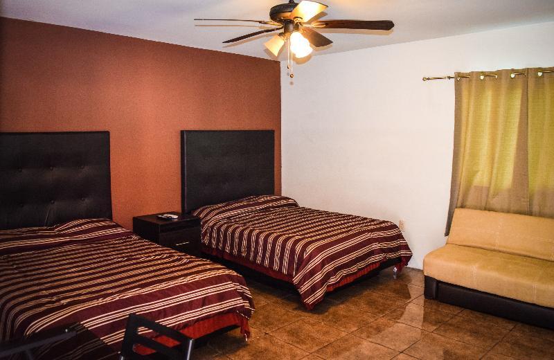Econosuites Монтеррей Экстерьер фото